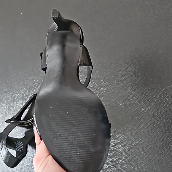 Gorgeous Nine West sandals - Picture 3 of 3